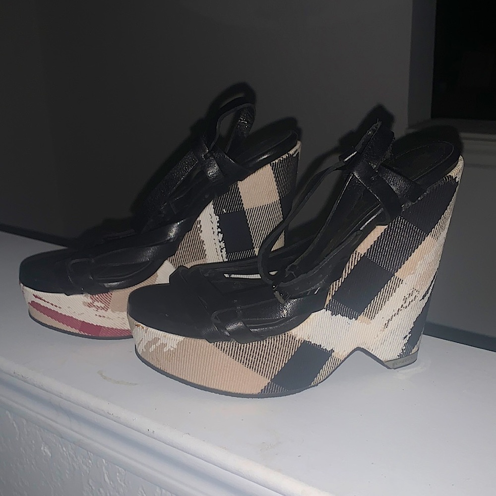 Burberry big check strapped wedges size 36